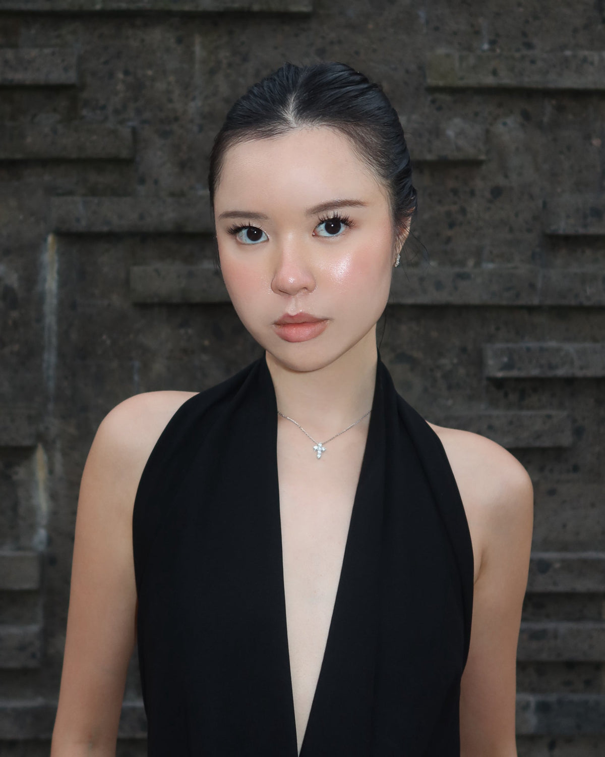 KENNY CROSS NECKLACE