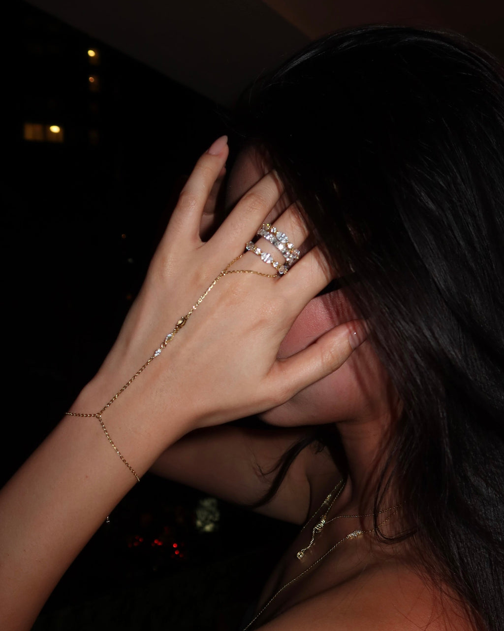 OLIVIA HAND CHAIN